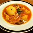 新玉葱、春キャベツ、鶏手羽のトマトスープ