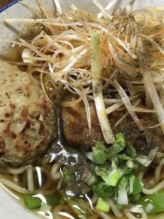 白髪ネギと焼豚とハンバーグ入醤油ラーメン-レシピのメイン写真