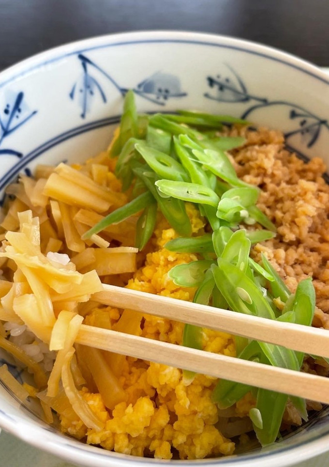 簡単♡筍の甘辛煮で4色丼-レシピのメイン写真