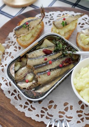 オイルサーディンの缶ごとにんにく焼き-レシピのメイン写真