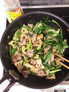 簡単ごはんがすすむ!にら豚れんこん炒め-レシピのメイン写真