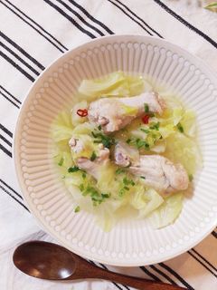 和だしで鶏手羽元とキャベツのスープ-レシピのメイン写真