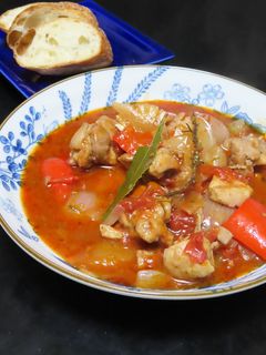 鶏もも肉のトマトと赤ワインの煮込み-レシピのメイン写真