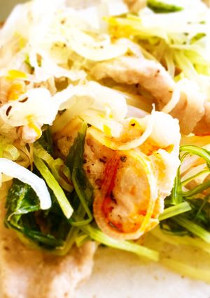 ピリッとラー油で♩水菜と豚肉の鶏ガラ蒸し-レシピのメイン写真
