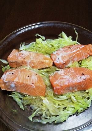 鮭とキャベツのレンチンバター蒸し-レシピのメイン写真