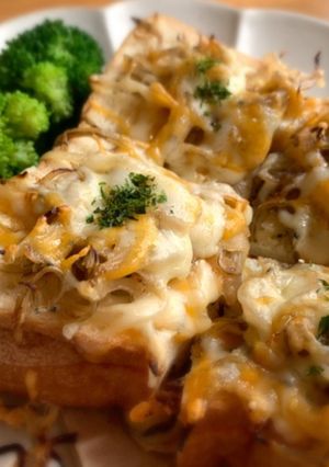 雑魚と玉ねぎのカリふわチーズトースト-レシピのメイン写真