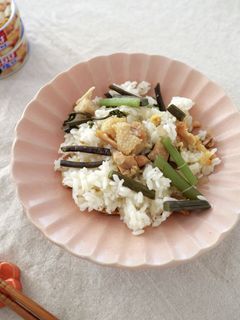 焼き鳥の缶詰と山菜の炊き込みご飯-レシピのメイン写真