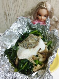 リカちゃん♡鯛ほうれん草舞茸バター蒸しꕤ-レシピのメイン写真