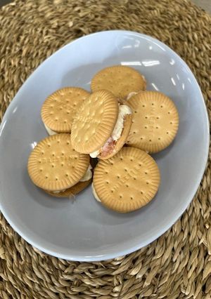ジャムとクリームチーズのビスケットサンド-レシピのメイン写真