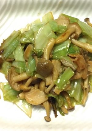 味つけ簡単！キャベツとしめじの生姜炒め-レシピのメイン写真