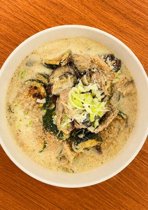 サバ缶と豆乳、ズッキーニのピリ辛ごま塩ラーメン-レシピのメイン写真