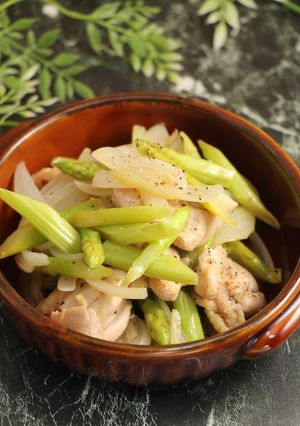 簡単！塩レモン鶏とアスパラ炒め-レシピのメイン写真