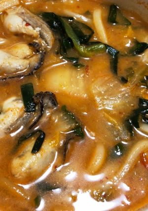 『小鍋でそのまま』牡蠣のキムチ鍋うどん-レシピのメイン写真