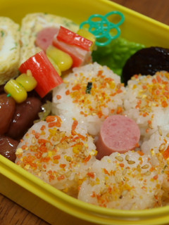 お弁当に♪お花のひとくちおにぎり-レシピのメイン写真