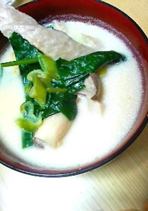 美肌効果◎!!豆乳と鶏手羽のスープ♡-レシピのメイン写真