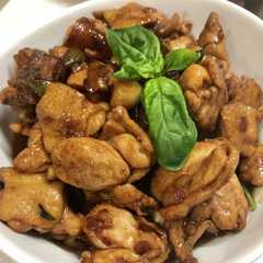 รูปของ 三杯鶏(台湾風鶏肉醤油炒め)