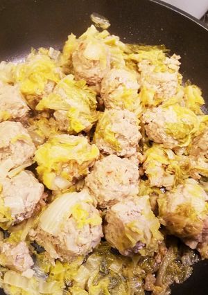 材料2つ!フライパンで白菜まみれ肉団子☆-レシピのメイン写真