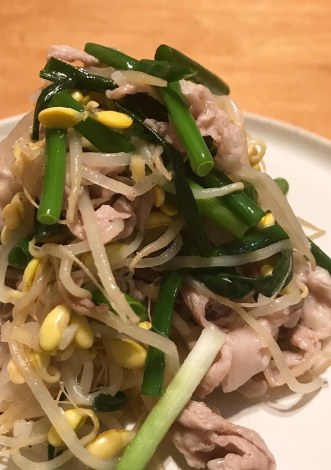 豚バラと豆もやしと青ネギの旨塩炒め-レシピのメイン写真