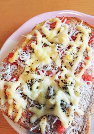 香り高い朝食しらすトースト-レシピのメイン写真