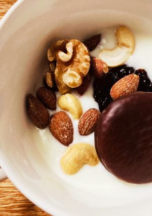 ほっとヨーグルトon theチョコパイ-レシピのメイン写真