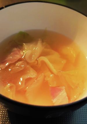 レタスとベーコンのスープ-レシピのメイン写真