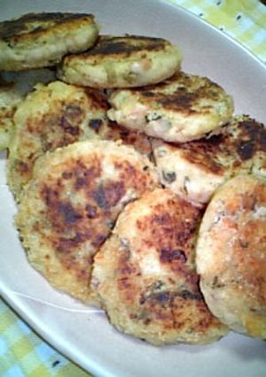 丸めて焼くだけ☆ツナじゃがのお焼き-レシピのメイン写真