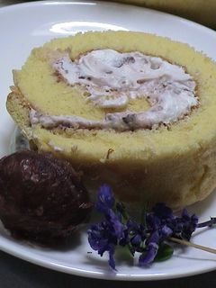 栗の渋皮煮入り しあわせ ロールケーキ-レシピのメイン写真