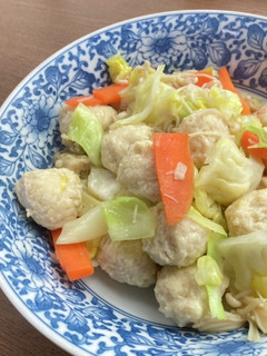 春キャベツと肉団子の香味ペースト炒め-レシピのメイン写真