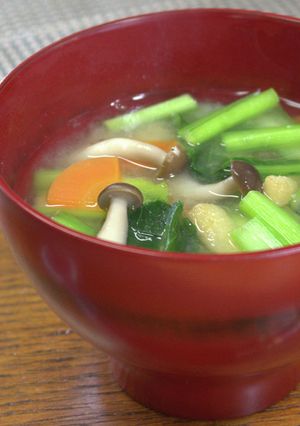 今日の味噌汁★小松菜のお味噌汁【動画】-レシピのメイン写真