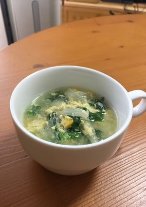 玉ねぎとほうれん草、卵のスープ-レシピのメイン写真