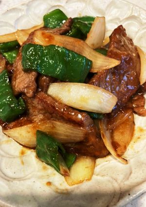 牛焼肉用と玉ねぎピーマンのオイスター炒め-レシピのメイン写真