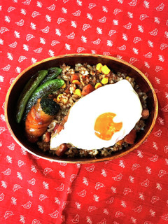ドライカレー目玉焼きのせ弁当-レシピのメイン写真