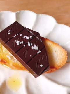 スペイン伝統☆塩チョコ&オイルのトースト-レシピのメイン写真