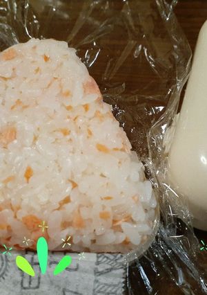 鮭しょうが塩おにぎり♪-レシピのメイン写真