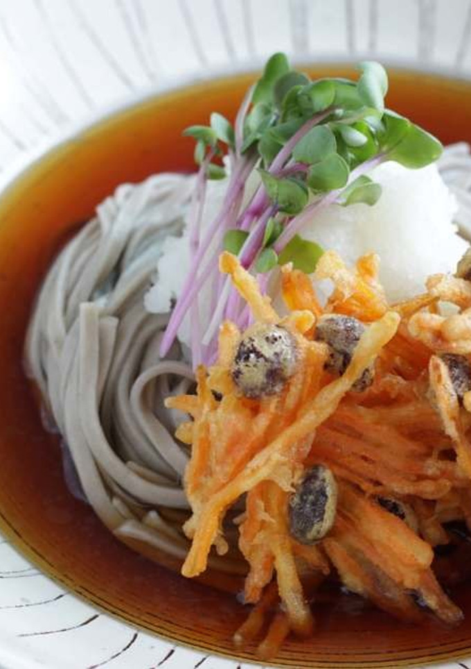 人参とレーズンのかき揚げのせおろし蕎麦-レシピのメイン写真