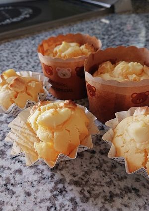 ふわふわ米粉マフィンホワイトチョコクリチ-レシピのメイン写真