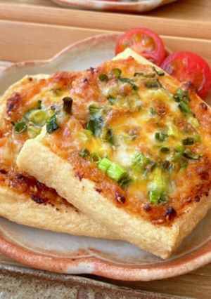 お酒がすすむ♪油揚げの辛味噌チーズ焼き-レシピのメイン写真