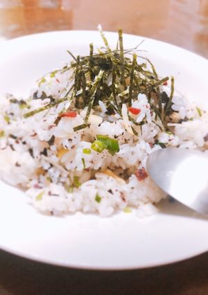 カリカリ梅と海苔の混ぜご飯-レシピのメイン写真