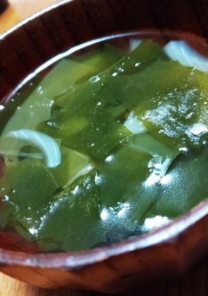 ワカメと玉ねぎのスープ-レシピのメイン写真
