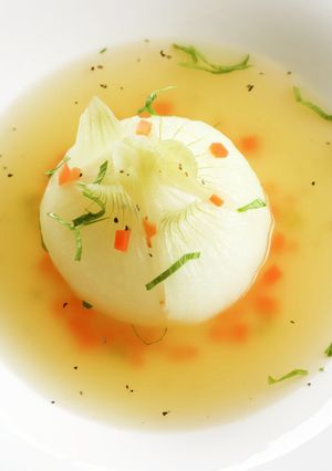 レンジで！新玉ねぎのまるごとコンソメ蒸し-レシピのメイン写真