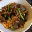 牛肉とごぼうとコンニャクのしぐれ煮