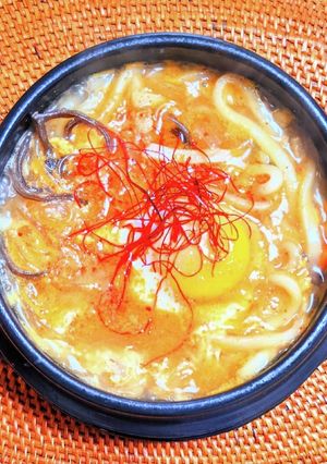 讃岐うどんで作るユッケジャンカルググス-レシピのメイン写真