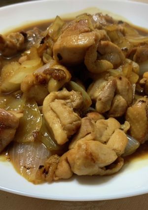 鶏肉とゴロゴロ玉ねぎガリバタ炒め-レシピのメイン写真