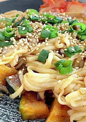 焼き肉のタレのホルモンうどん　タロの弁当-レシピのメイン写真