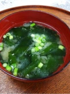 シンプル わかめの味噌汁-レシピのメイン写真