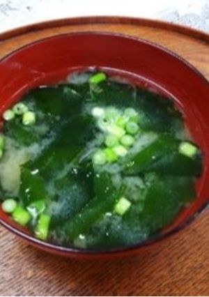 シンプル　わかめの味噌汁-レシピのメイン写真