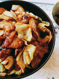豚バラ肉と春キャベツのヤンニョム丼-レシピのメイン写真