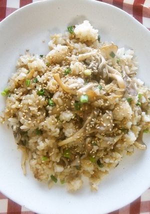 黒胡椒DE舞茸のにんにくバター焼きご飯❤-レシピのメイン写真