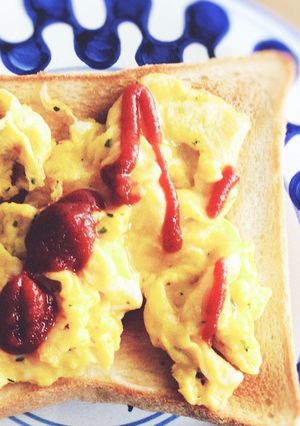 忙しい朝に！スクランブルエッグトースト-レシピのメイン写真