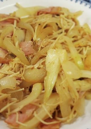 えのきと玉ねぎのピリ辛バター炒め-レシピのメイン写真